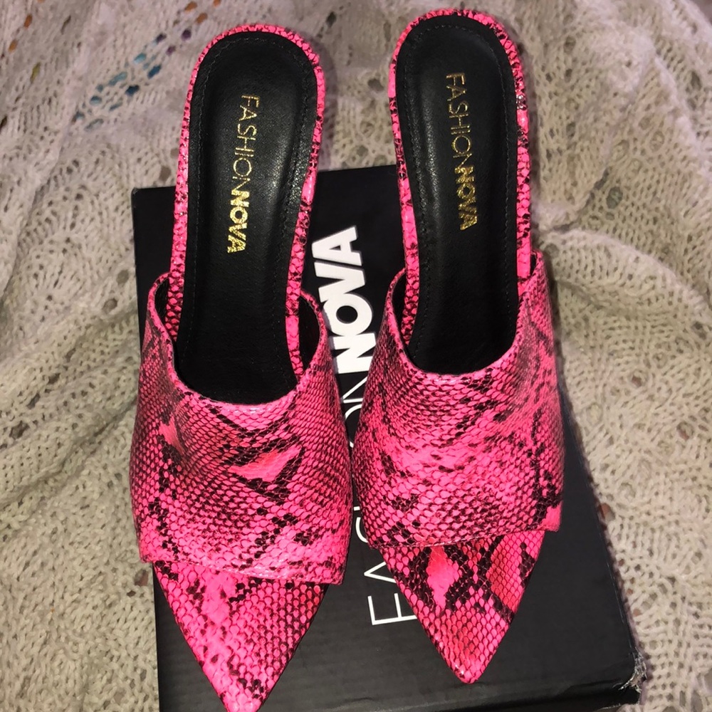 SEXY Fashion Nova Pink Snakeskin Heels SIZE: 8.5 CONDITION: New  HEIGHT: 3.5